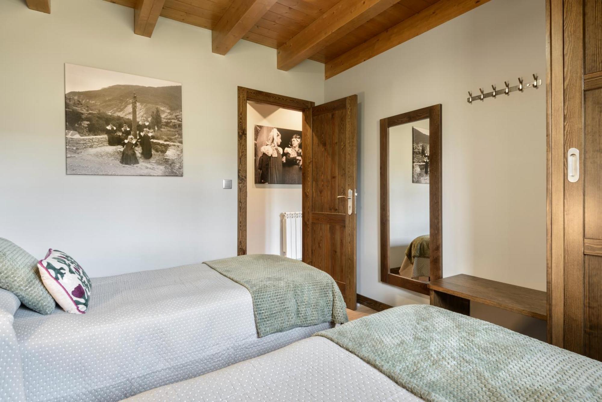 Casa Otal Apartment Jaca Ngoại thất bức ảnh